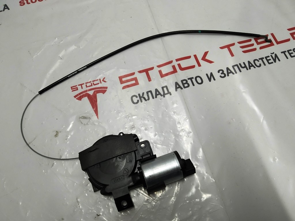 1 Electric motor for horizontal adjustment (on the flight) of the Tesla